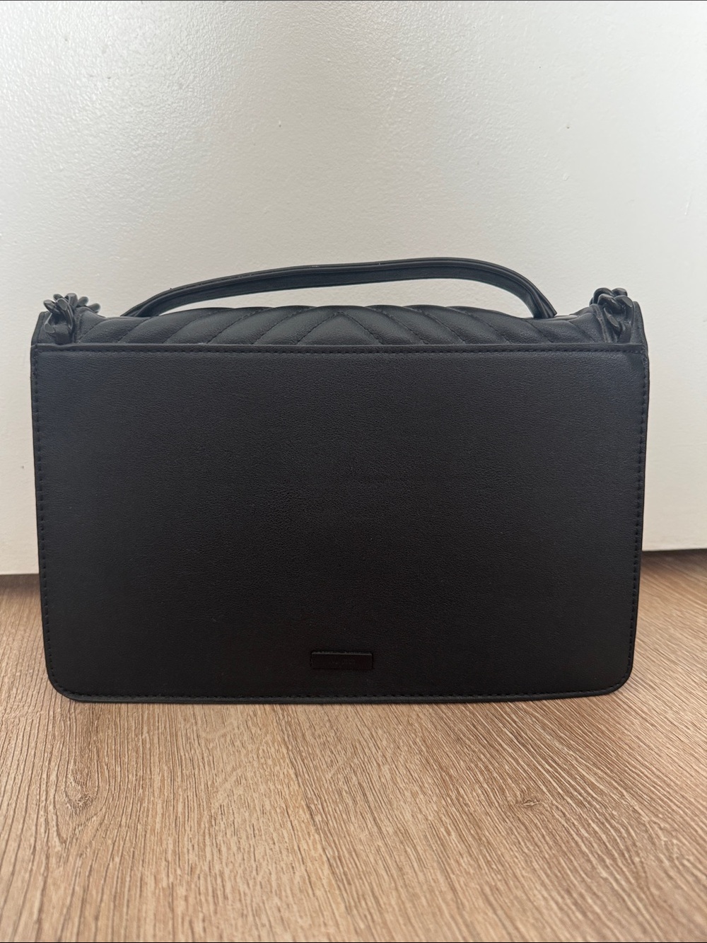 ALDO - Black Quilted Chain-Trim Shoulder Bag View 3